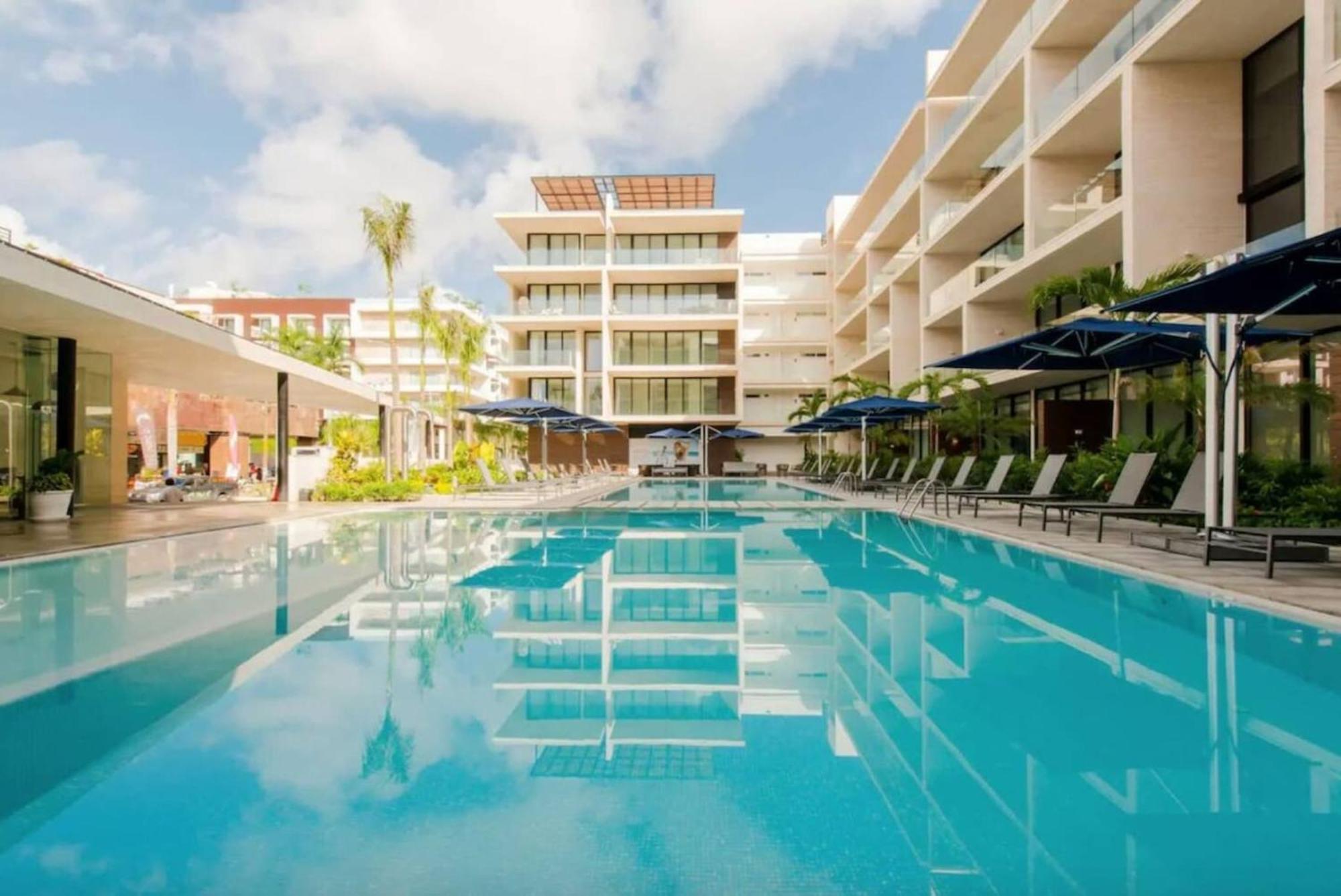 Oceana Luxury Walk To And Day Club