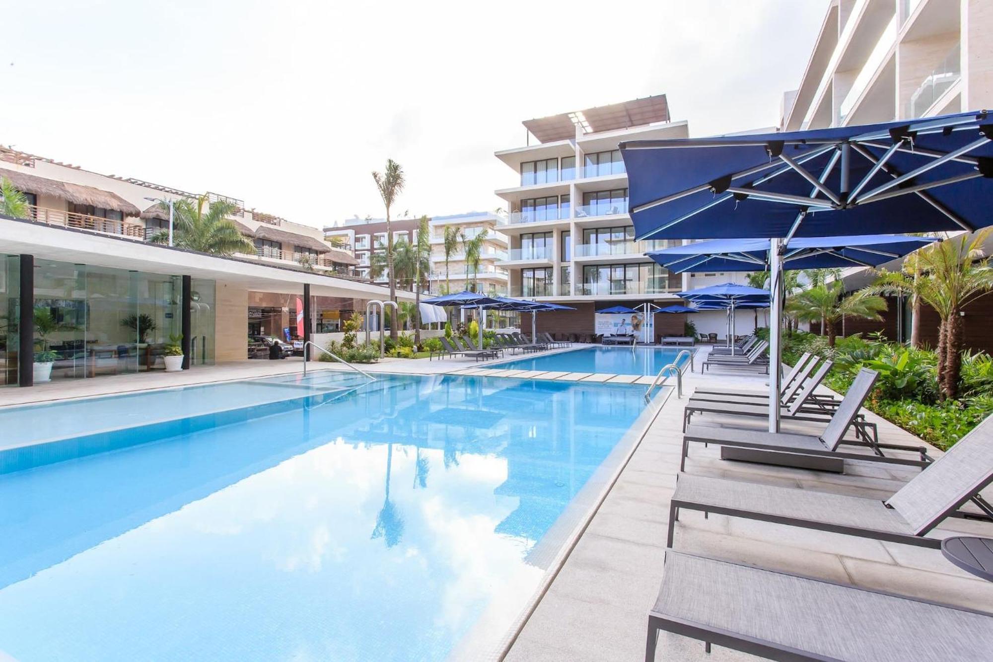 Oceana Luxury Walk To And Day Club