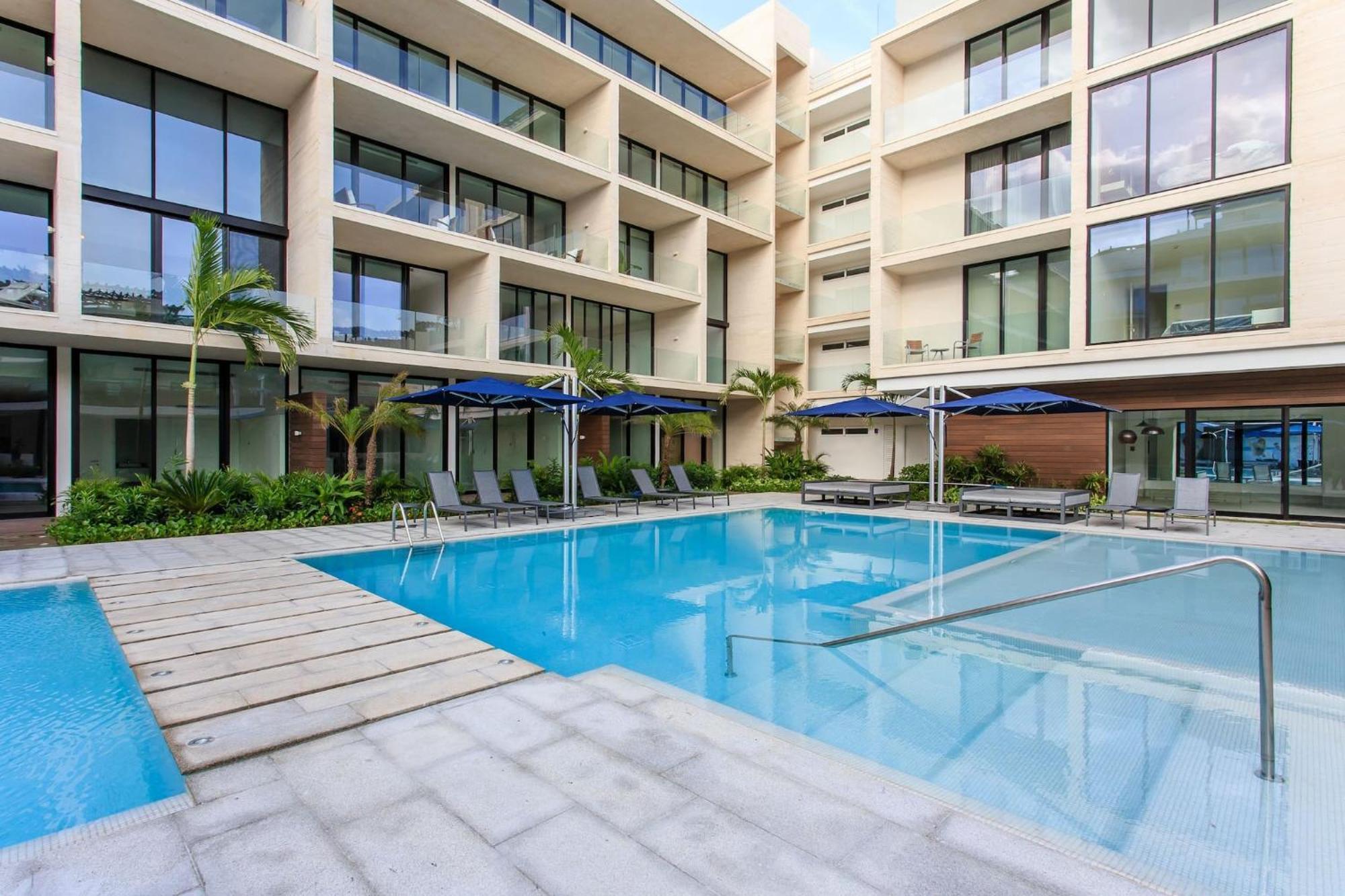 Oceana Luxury Walk To And Day Club Holiday home