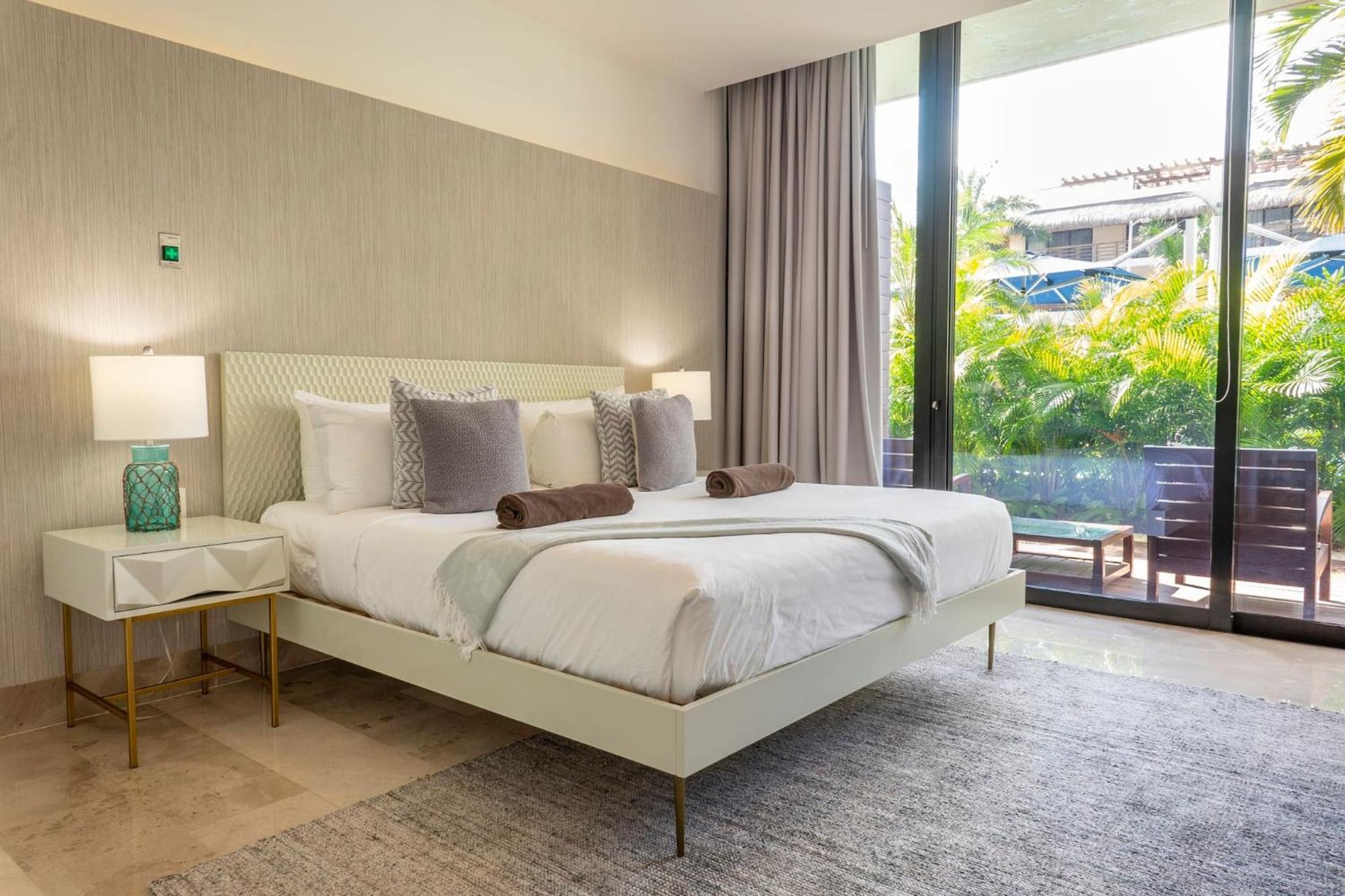 Oceana Luxury Walk To And Day Club Holiday home